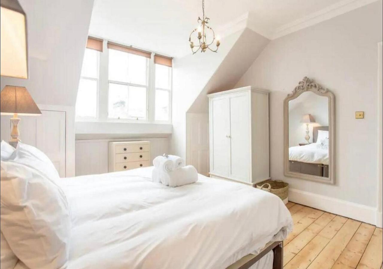 Appartement Modern, Bright & Spacious 3 Bedroom In The Heart Of The Centre - Double Beds - Sleeps Up To 6 Guests
