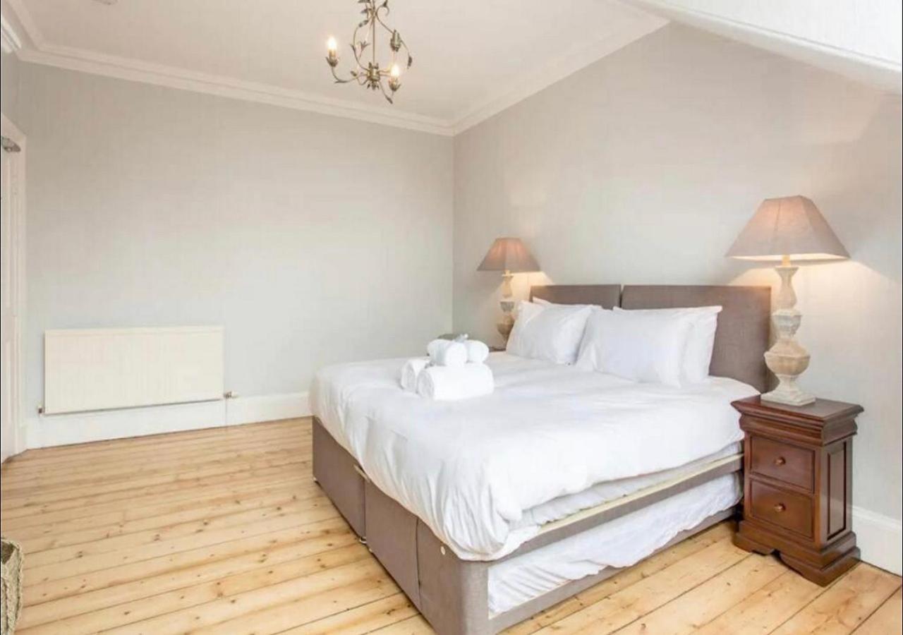 Modern, Bright & Spacious 3 Bedroom In The Heart Of The Centre - Double Beds - Sleeps Up To 6 Guests * Édimbourg